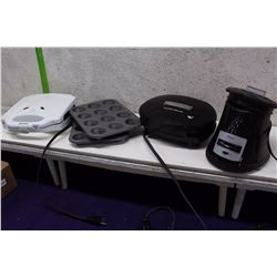 Lot of Kitchen Devices (Waffle Maker, Muffin Trays (2), Blender)
