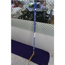 2007-08 LA Kings Hockey Stick (Autographs: #3 Jack Johnson, #6 Brad Stuart, #11, Anze Kopitar, #12 P