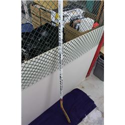 Autographed Hockey Stick (19 Autographs: Wendel Clark, Rod Brind’Amour, Geoff Courtnall, Kelly Chase