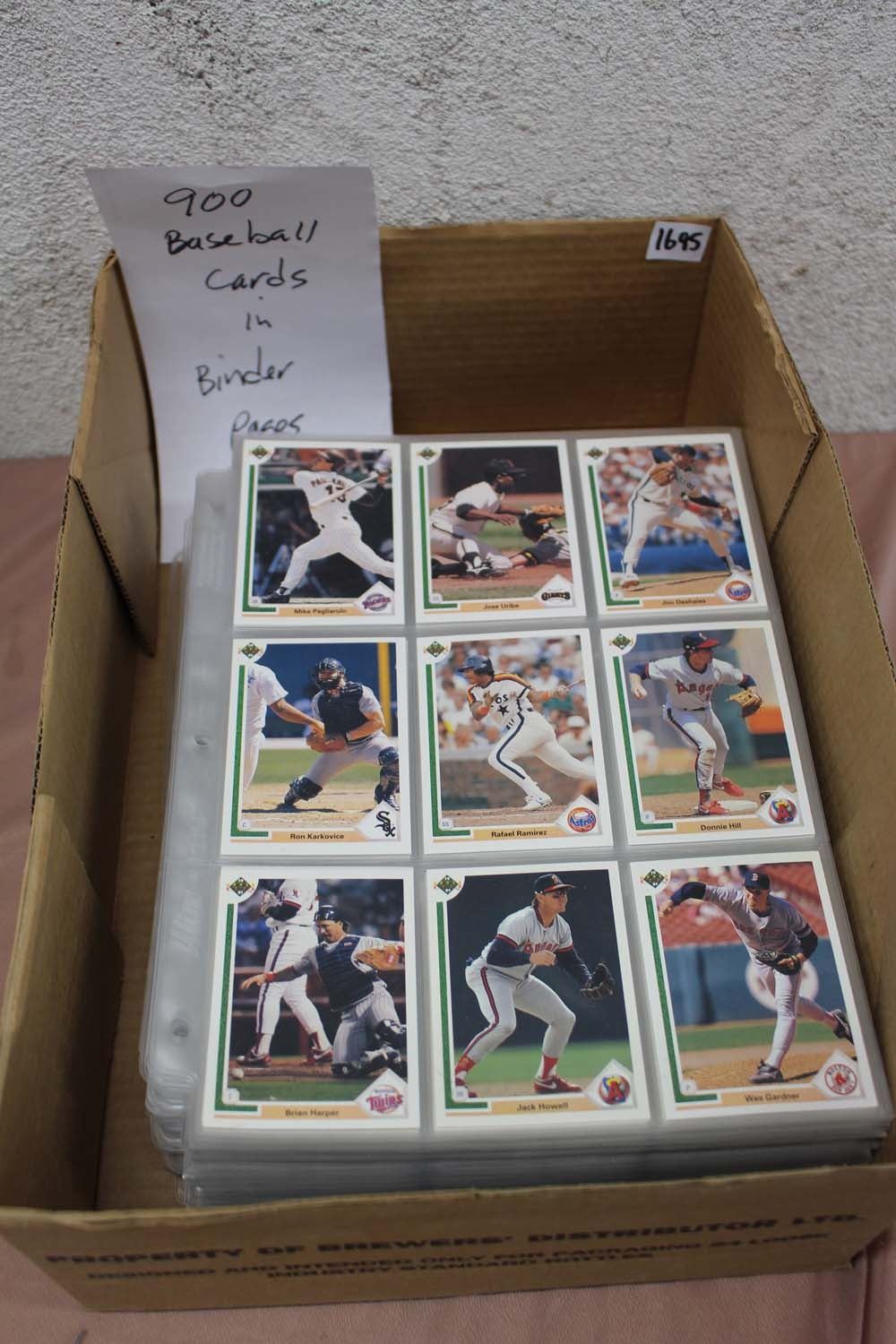 900 Baseball Cards In Binder Pages