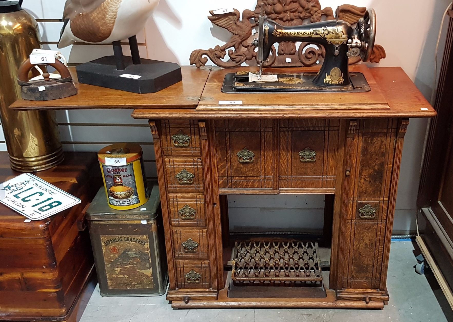 SINGER TREADLE SEWING MACHINE IN BEAUTIFULLY RESTORED