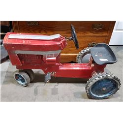 VINTAGE INTERNATIONAL METAL PEDAL TRACTOR