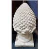 Image 1 : CEMENT ACORN GARDEN DÉCOR