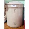 Image 1 : 5 GALLON MEDALTA CROCK W/LID