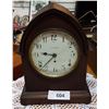 Image 1 : SETH THOMAS MANTLE CLOCK HAS PENDULUM NO KEY