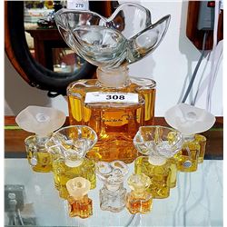 EIGHT OSCAR DE LA RENTA PERFUME BOTTLES.