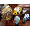 Image 1 : FIVE ASSORTED DECORATIVE EGGS