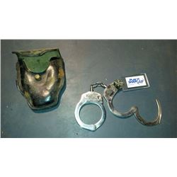 Bianchi Model 500 Handcuffs With Key & Holder