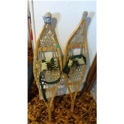 46x9 Inch Vintage Snow Shoes With Harness