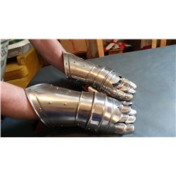 Battle Gauntlets