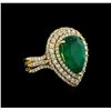 Image 1 : 14KT Yellow Gold 4.10 ctw Emerald and Diamond Ring