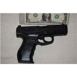 GUN PISTOL STUNT RUBBER FROM UNKNOWN PRODUCTION 07