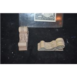 ZZ-CLEARANCE MINIATURE BUILDING FIXTURES PAIR