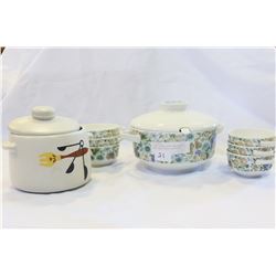 LIDDED CREAM SOUP TUREEN WITH BOWLS AND LIDDED CASSEROLE