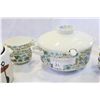 Image 2 : LIDDED CREAM SOUP TUREEN WITH BOWLS AND LIDDED CASSEROLE