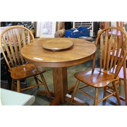 ROUND OAK DINING TABLE W/ 2 CHARIS + LAZY SUSAN