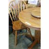 Image 2 : ROUND OAK DINING TABLE W/ 2 CHARIS + LAZY SUSAN