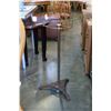 Image 3 : VINTAGE METAL PLANT STAND WITH CAST IRON BASE