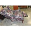 Image 2 : WINGBACK RECLINER CHAIR WITH PAW FEET