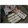 Image 1 : BOX AND BINDER OF HOCKEY CARDS