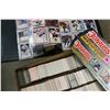 Image 2 : BOX AND BINDER OF HOCKEY CARDS