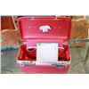 Image 1 : VINTAGE SAMSONITE VANITY CASE WITH KEY AND VINTAGE HANKERCHIEFS