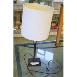 VINYL AND METAL TABLE LAMP W/ SHADE