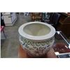 Image 2 : LARGE EASTERN PLANTER