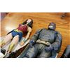Image 3 : TWO BATMAN FIGURES AND WONDER WOMEN FIGURE