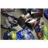 Image 2 : BOX OF STAR WARES COLLECTIBLES
