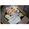 Image 1 : TWO BOXES OF DOILIES AND LINENS