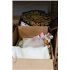 Image 2 : TWO BOXES OF DOILIES AND LINENS