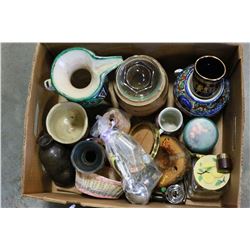 BOX OF POTTERY AND COLLECTIBLES