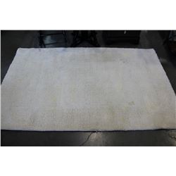 5X7 WHITE AREA CARPET