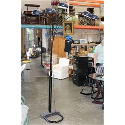 BLACK CORNER FLOOR LAMP