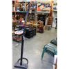Image 2 : BLACK CORNER FLOOR LAMP