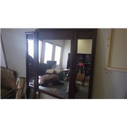 Folding 3 mirror in wood frame (off a dresser)