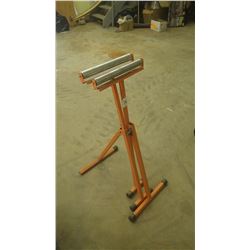 Set of adjustable roller stands