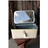 Image 2 : Old Bread Box