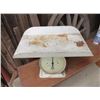 Image 3 : Antique Baby Scale