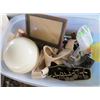 Image 1 : Box and contents