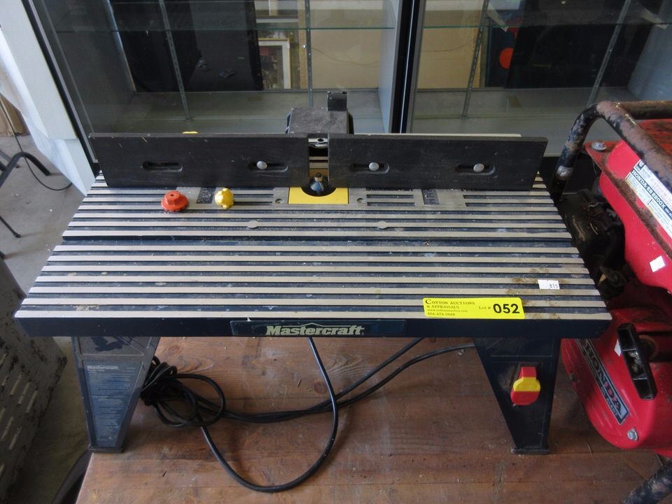 Mastercraft Router Table With Router
