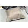 Image 2 : Swede Leather Pillow