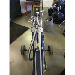 SET OF RIGHT HANDED JC SMITH GOLF CLUBS/BAG/CADDY