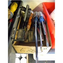 BOX OF MISC SCREWDRIVERS/PUDDY SCRAPERS