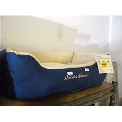 EDDIE BAUER PET BED
