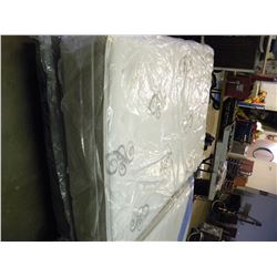 QUEEN PILLOW TOP MATTRESS WITH BOX SPRING