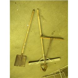 3 GARDENING TOOLS