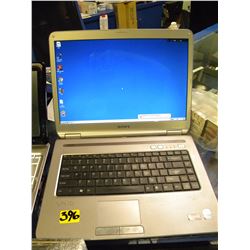 SONY VAIO LAPTOP MODEL PCG-7Z2L WITH CHARGER (DISPLAYS ON BOOT UP)