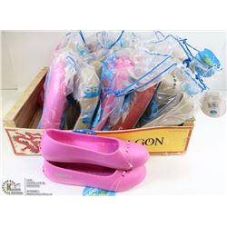 FLAT OF WOMENS SUMMER RUBBER SHOES IN ASST SIZES